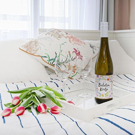 Silver Lodge Ezuestpart Apartman Siófok Eksteriør bilde