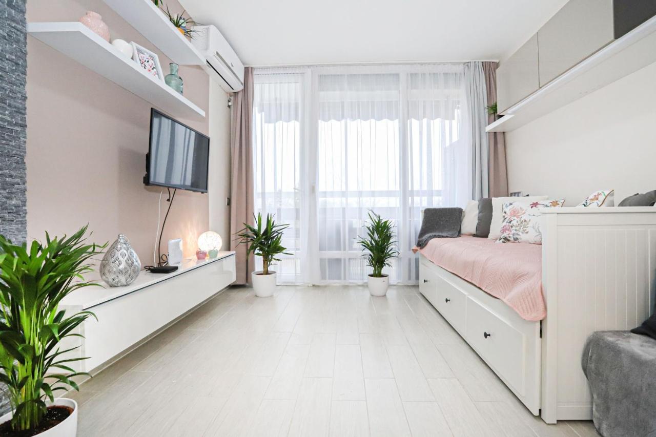Silver Lodge Ezuestpart Apartman Siófok Eksteriør bilde