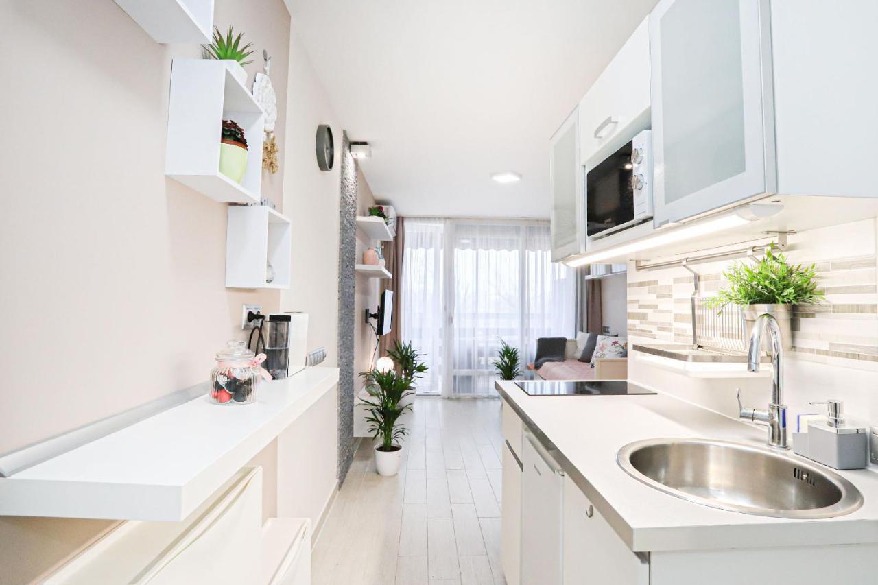 Silver Lodge Ezuestpart Apartman Siófok Eksteriør bilde